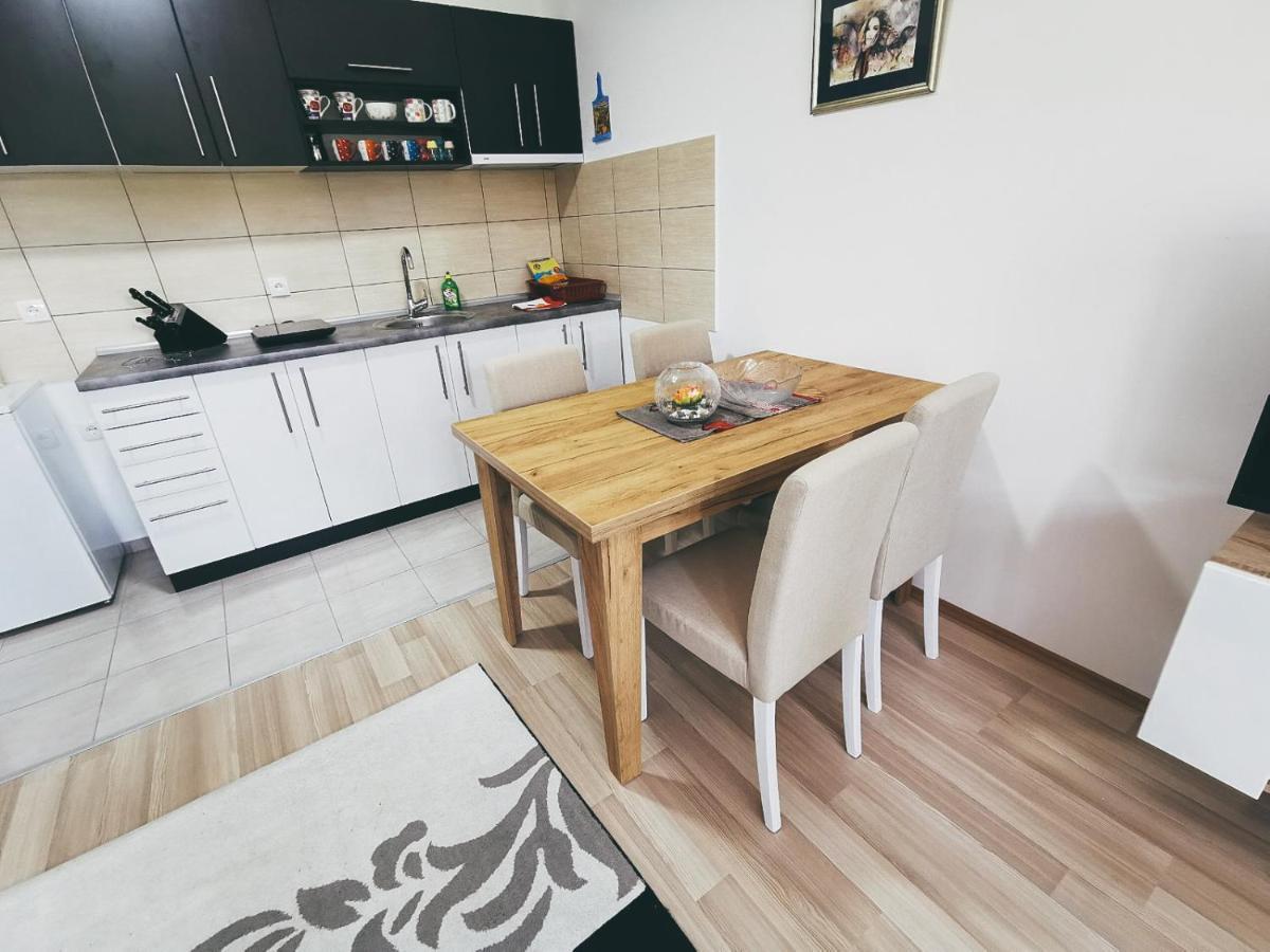 Cozy Corner Apartments - Free Parking & Wi-Fi Ćuprija Dış mekan fotoğraf